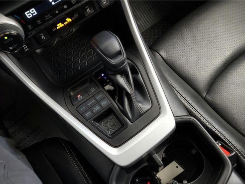 Certified 2023 Toyota RAV4 XLE image 21