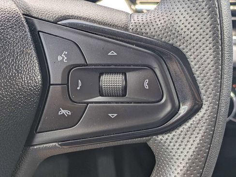 Used 2025 Chevrolet Trax LT FWD image 25