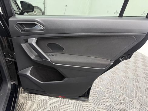 Used 2020 Volkswagen Tiguan S FWD image 31