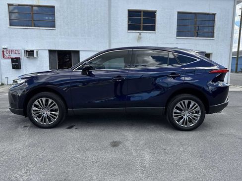 Used 2024 Toyota Venza Limited image 3