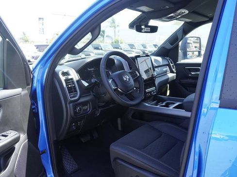New 2026 RAM 1500 4x4 Crew Cab image 26