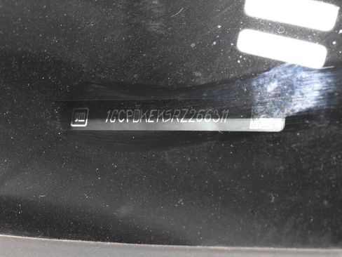 Used 2024 Chevrolet Silverado 1500 LT AWD/4WD image 33