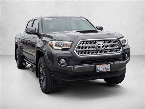 Used 2016 Toyota Tacoma TRD Sport RWD image 3