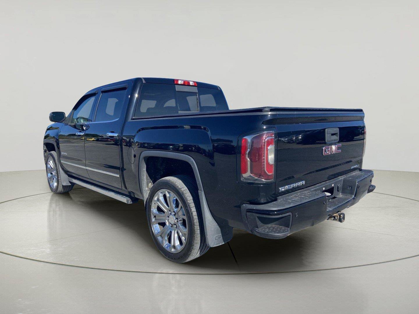 Used 2018 GMC Sierra 1500 Denali w/ Denali Ultimate Package AWD/4WD image 7