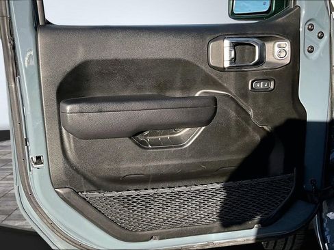 Used 2024 Jeep Wrangler Unlimited image 24