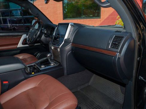 Used 2021 Toyota Land Cruiser AWD/4WD image 25