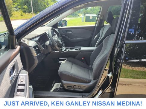 Certified 2023 Nissan Rogue SV AWD/4WD image 13