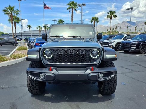 Used 2024 Jeep Gladiator Rubicon w/ Technology Group AWD/4WD image 8