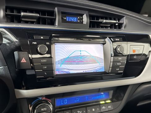 Used 2015 Toyota Corolla LE FWD image 23
