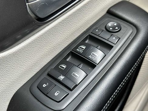 Used 2018 Chrysler Pacifica Limited w/ Advanced Safetytec Group image 15