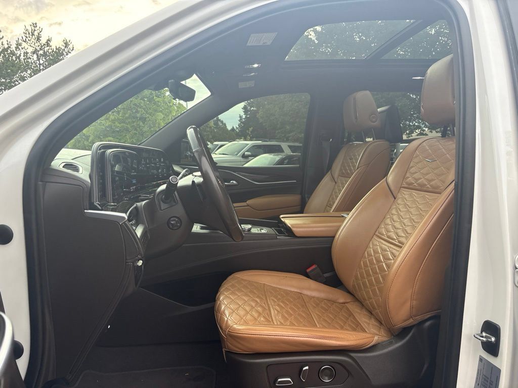 Used 2021 Cadillac Escalade ESV Sport AWD/4WD image 11