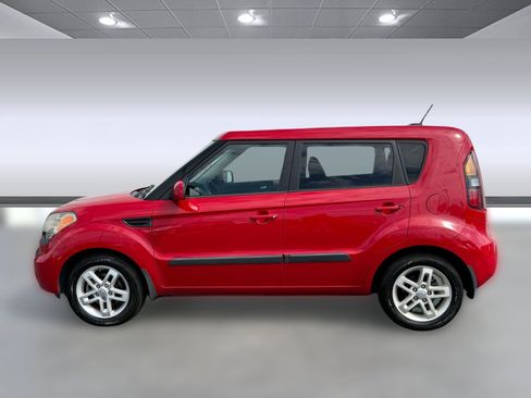 Used 2011 Kia Soul + image 2