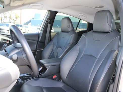 Used 2022 Toyota Prius Prime XLE image 29