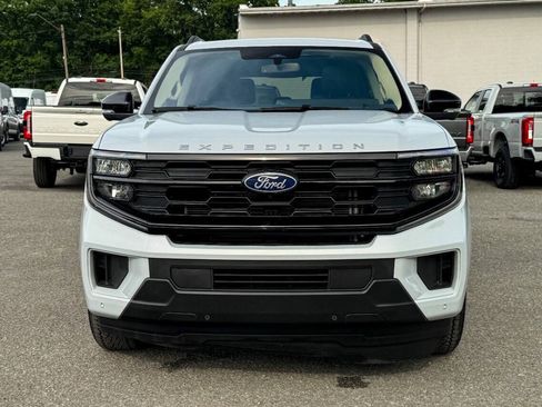 Used 2025 Ford Expedition Active AWD/4WD image 8