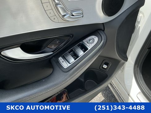 Used 2021 Mercedes-Benz C 300 Sedan w/ Parking Assistance Package image 22
