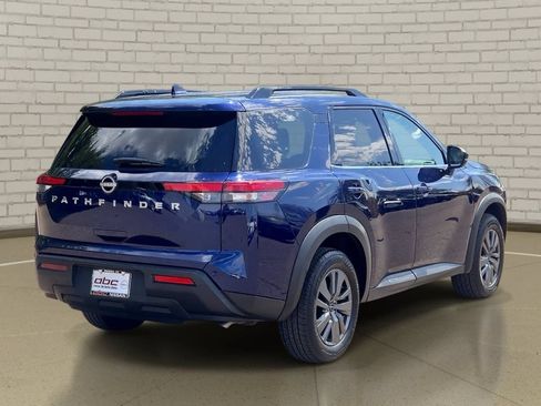 Used 2025 Nissan Pathfinder SV FWD image 5
