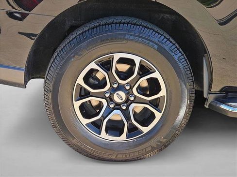 Used 2023 Ford Expedition XLT image 20