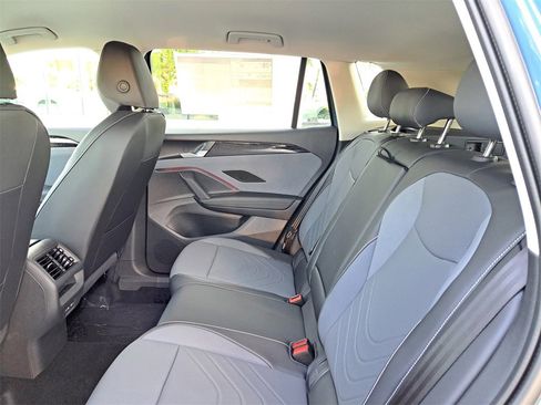 New 2026 Volkswagen Tiguan SE image 5