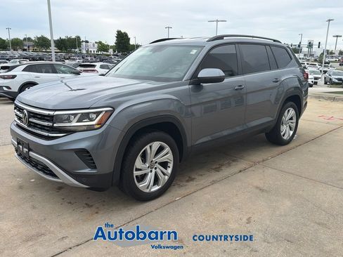 Used 2023 Volkswagen Atlas SE AWD/4WD image 3