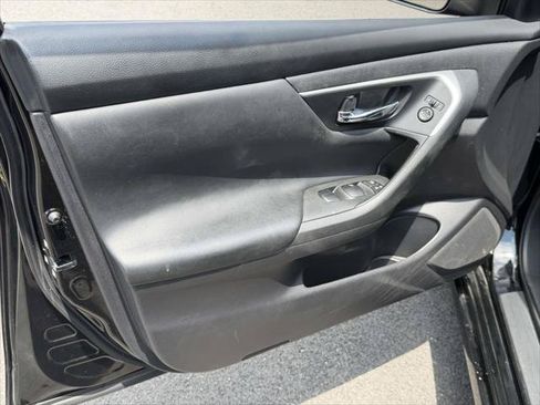 Used 2017 Nissan Altima 2.5 S FWD image 18