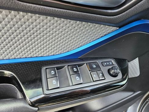 Used 2019 Toyota C-HR XLE image 16