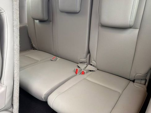 Used 2018 Toyota Highlander XLE image 14