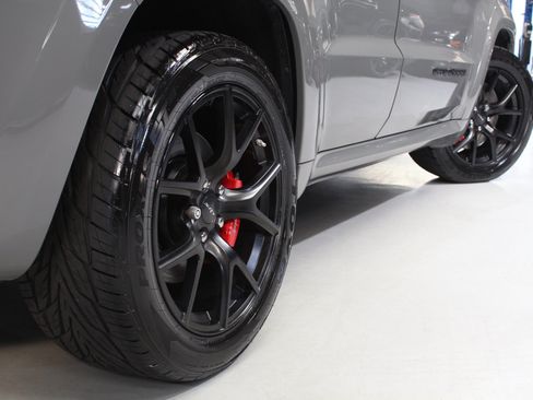 Used 2020 Jeep Grand Cherokee SRT AWD/4WD image 23