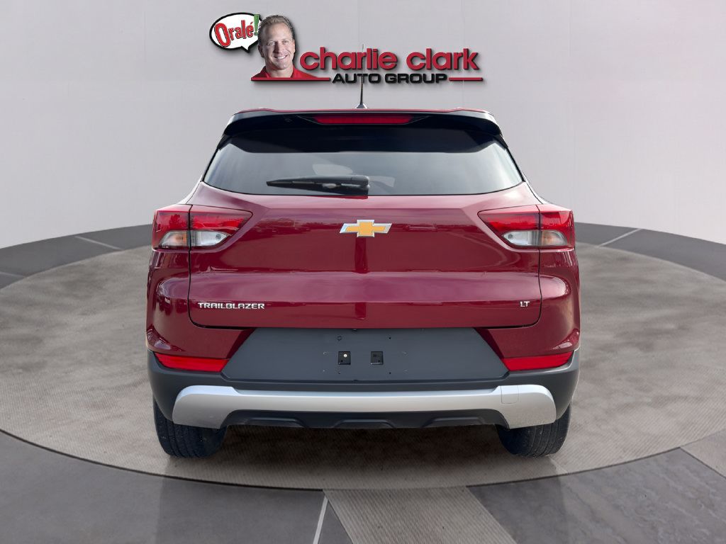 Used 2023 Chevrolet TrailBlazer LT FWD image 4