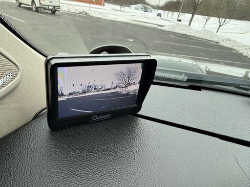 Used 2011 Chevrolet Suburban LT w/ Luxury Package image 5