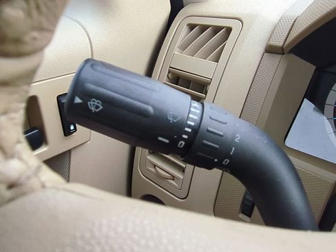 Used 2012 Ford Escape XLT FWD image 25