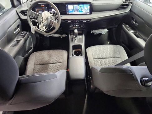 Used 2026 Nissan Kicks SV AWD/4WD image 8
