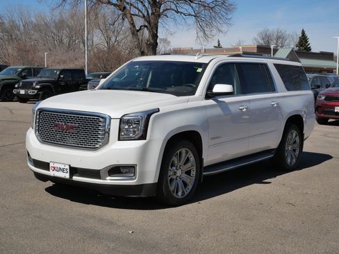 Used 2016 GMC Yukon XL Denali w/ Open Road Package AWD/4WD image 7