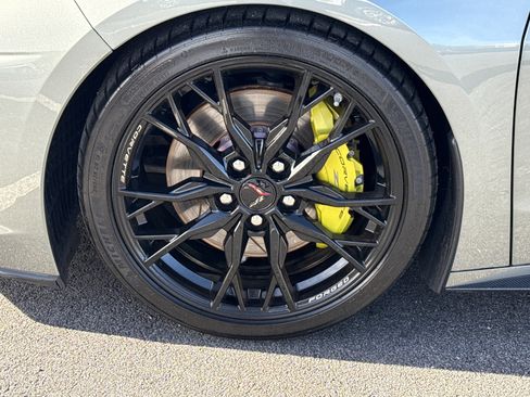 Used 2023 Chevrolet Corvette Stingray Premium Cpe w/ Z51 Performance Package image 12