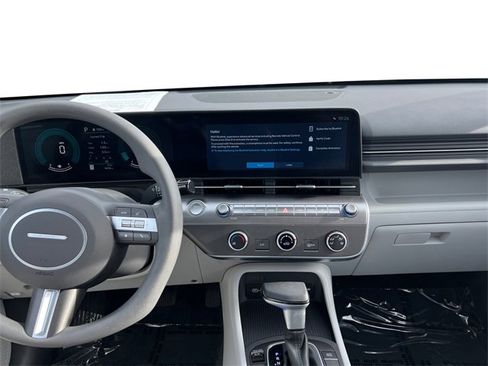 Used 2025 Hyundai Kona SE image 14