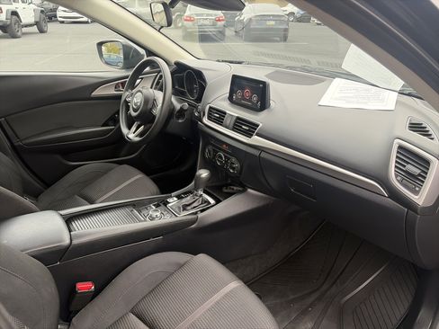 Used 2018 MAZDA MAZDA3 Sport w/ Preferred Equipment Package FWD image 26