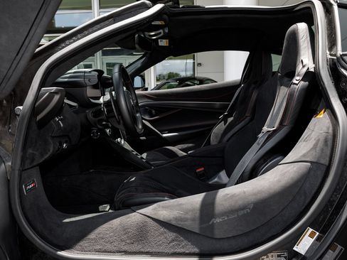 Used 2025 McLaren 750S RWD image 52