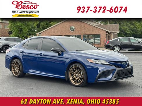 Used 2024 Toyota Camry SE w/ Convenience Package FWD image 1
