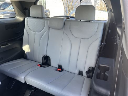 Used 2025 Hyundai Palisade SEL AWD/4WD image 17
