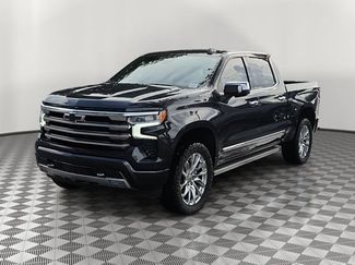Used 2024 Chevrolet Silverado 1500 High Country w/ Technology Package AWD/4WD video 3