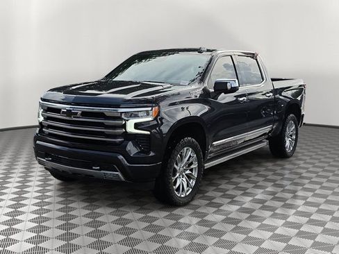 Used 2024 Chevrolet Silverado 1500 High Country w/ Technology Package AWD/4WD image 3