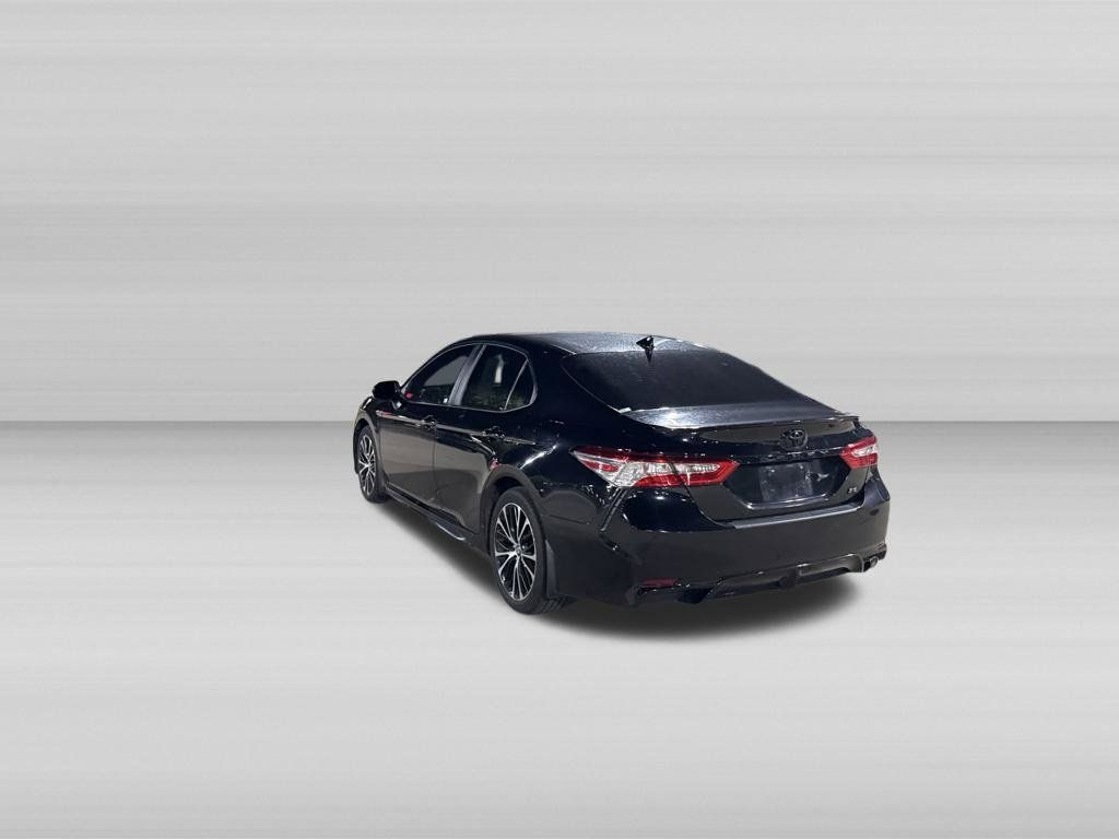 Used 2020 Toyota Camry SE FWD image 7