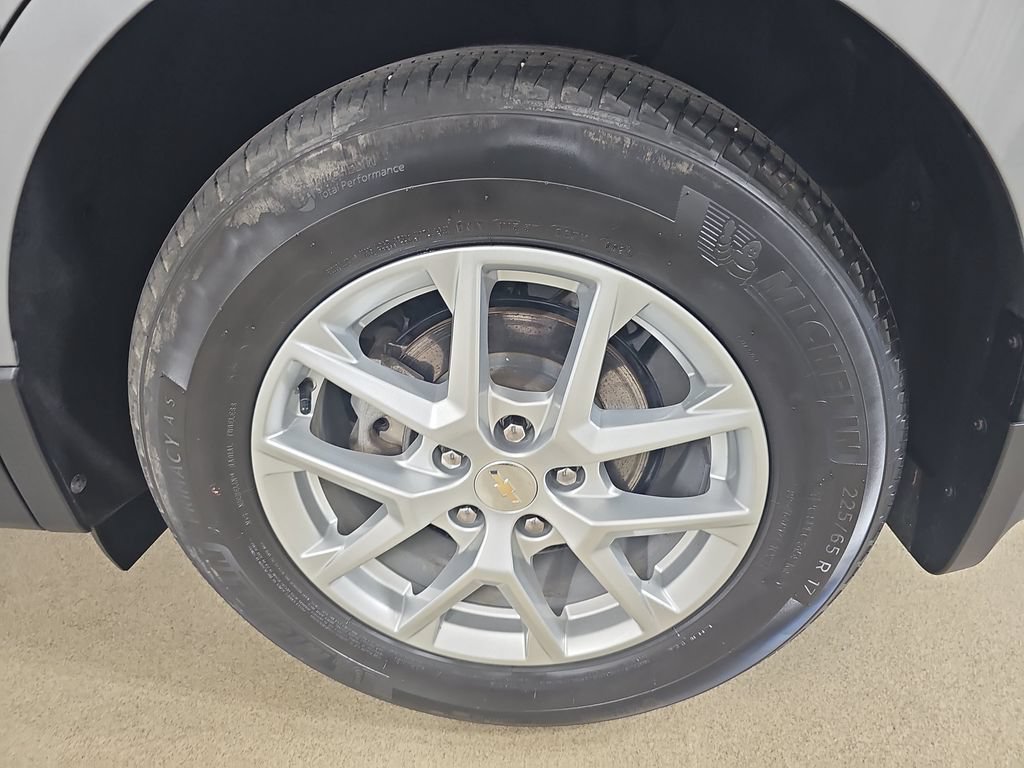 Certified 2024 Chevrolet Equinox LT w/ LPO, Floor Liner Package FWD image 38