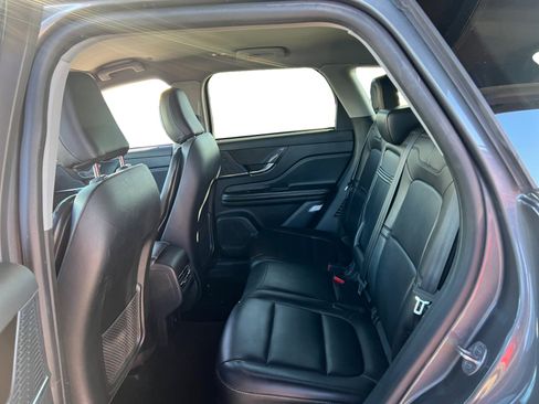 Used 2021 Lincoln Corsair FWD image 11