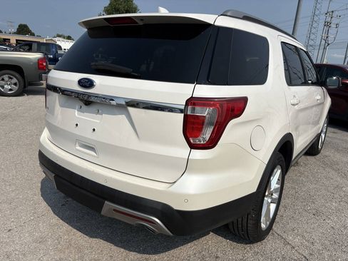 Used 2017 Ford Explorer XLT w/ Equipment Group 202A FWD image 7