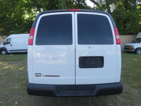 Used 2011 Chevrolet Express 3500 LS image 6