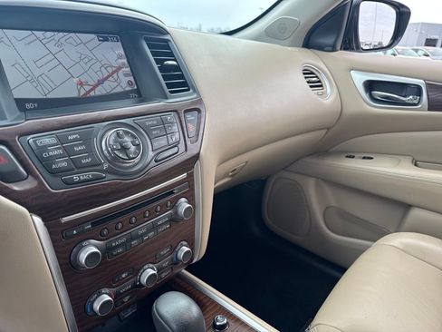 Used 2020 Nissan Pathfinder Platinum w/ Cargo Package image 28