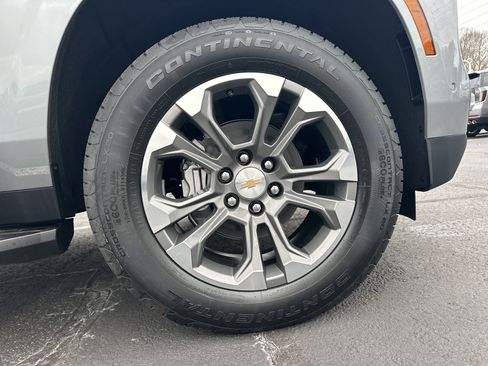 New 2026 Chevrolet Suburban LS image 14