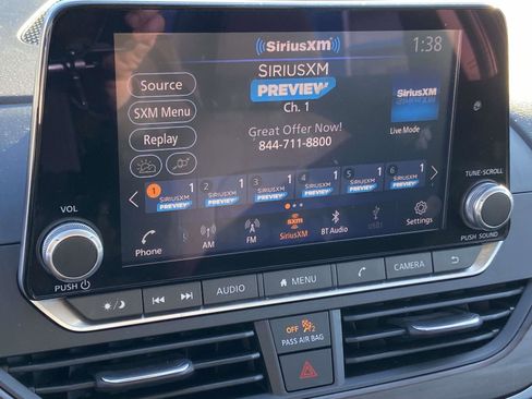 Used 2024 Nissan Altima 2.5 SV image 11