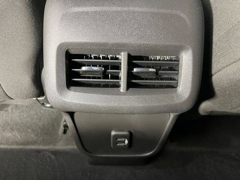 Used 2024 Chevrolet Equinox LT AWD/4WD image 25