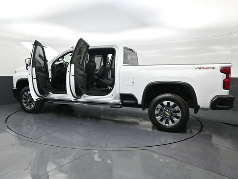 Used 2023 Chevrolet Silverado 2500 Custom w/ Custom Value Package image 32